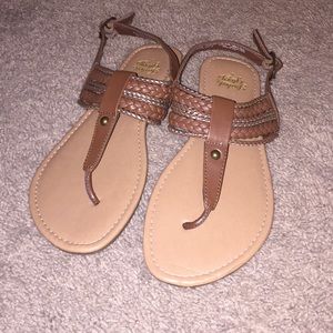 T strap sandals